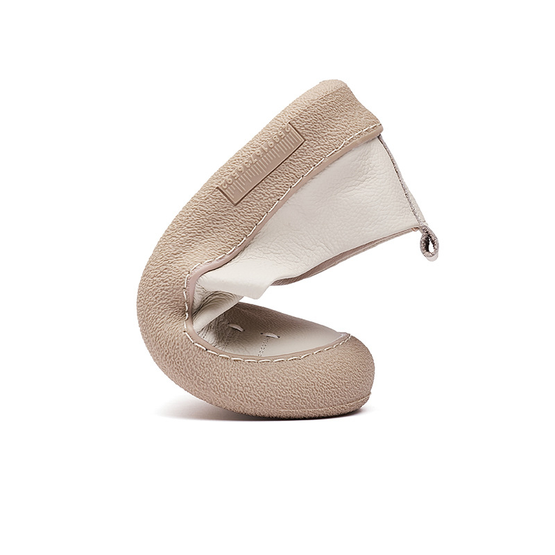 Női valódi bőr slip-on cipő, kerek orrú, belső microbőr bélés, gumitalp, középmagas 3–5 cm sarok