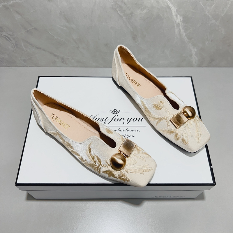 Francia retro hímzett mokaszín, négyszögletes orr, satin felső, slip-on, alacsony lapos sarok