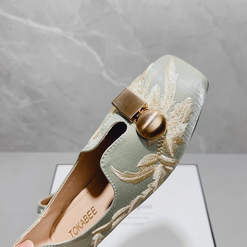 Francia retro hímzett mokaszín, négyszögletes orr, satin felső, slip-on, alacsony lapos sarok