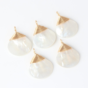 Pakabinami aksesuarai — rankų darbo vielos vyniojimo trikampės vėduoklės kriauklių pakabukas, lydinys, elektroplakavimas, kodas Wsx-3073