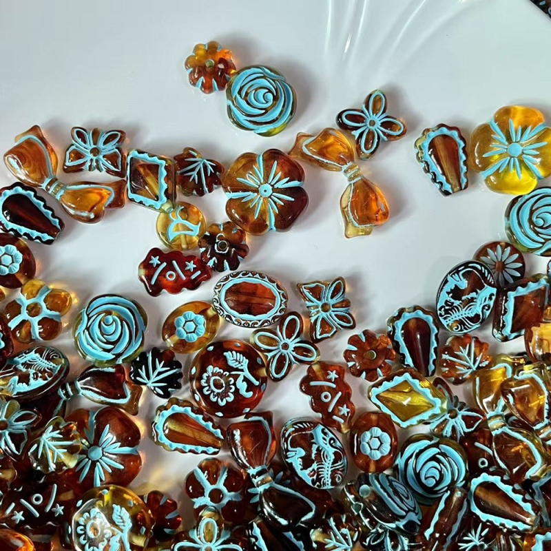 Χάντρες και αξεσουάρ – ακρυλικό με επίχρυση επίστρωση, εξωγήινης μορφής, τοτέμ μοτίβο, μοντέρνο στυλ για DIY