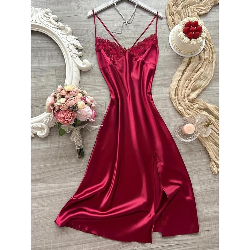 Секси нощно облекло с дантелена кант и презрамки тип спагети, ултра тънка материя, полувелур, дълга пола, пускане през пролетта 2025