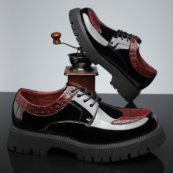 Férfiaknak szánt patentbőr casual cipő; felsőrész: dupla réteg borjúbőr; talp: gumi; sarokmagasság: középmagas (3-5 cm); elöl fűzővel történő záródás