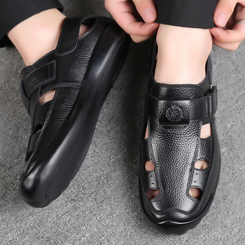 Vyriniai sandalai - dviejų sluoksnių karvės odos viršus, gumos padas, Velcro užsegimas, kvėpuojantys ir neslystantys