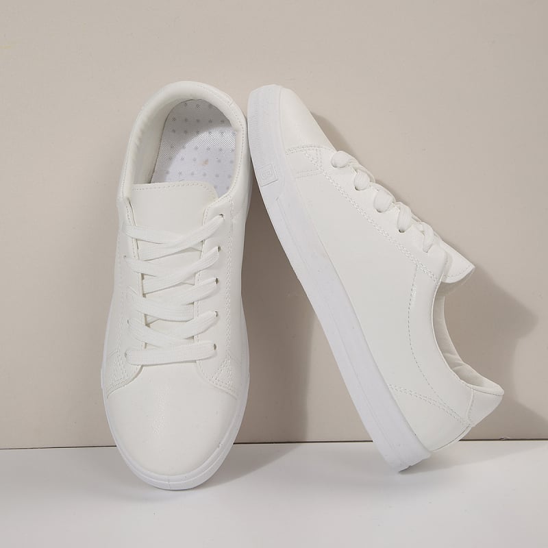 Moteriški sportbačiai Korėjietiško stiliaus, žemo profilio, apvaliu nosimi, lengvi, injekciniu būdu formuota padanga, raišteliai, PU įdėklas, visoms sezonoms.