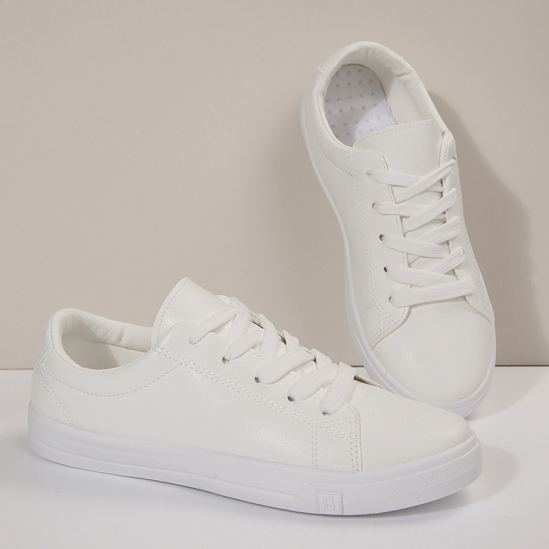 Moteriški sportbačiai Korėjietiško stiliaus, žemo profilio, apvaliu nosimi, lengvi, injekciniu būdu formuota padanga, raišteliai, PU įdėklas, visoms sezonoms.