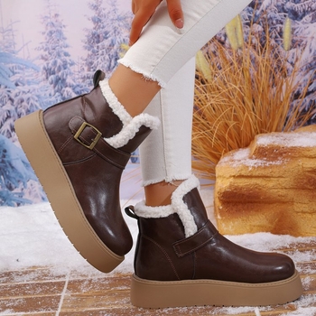 Női hócsizmák, PU külső, belső műszőrmével bélelt, gumi talp, alacsony szár, vastag sarok 3-5 cm