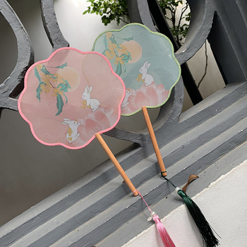 Κυκλικός μεταξωτός ανεμιστήρας χειρός με μοτίβο Jade Rabbit και οκταφυλλικό σχέδιο, ξύλινος σκελετός, εκτύπωση, γλυκό στυλ