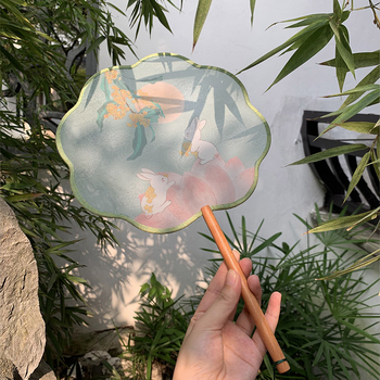 Κυκλικός μεταξωτός ανεμιστήρας χειρός με μοτίβο Jade Rabbit και οκταφυλλικό σχέδιο, ξύλινος σκελετός, εκτύπωση, γλυκό στυλ