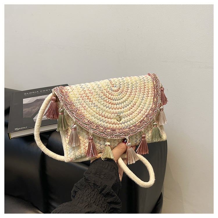 Šiaudinė pintinė rankinė, magnetinis užsegimas, poliesterio pamušalas, viena rankena, kvadratinė forma