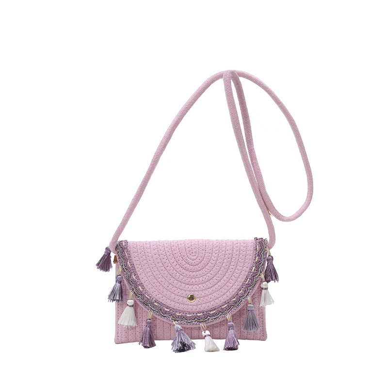 Šiaudinė pintinė rankinė, magnetinis užsegimas, poliesterio pamušalas, viena rankena, kvadratinė forma