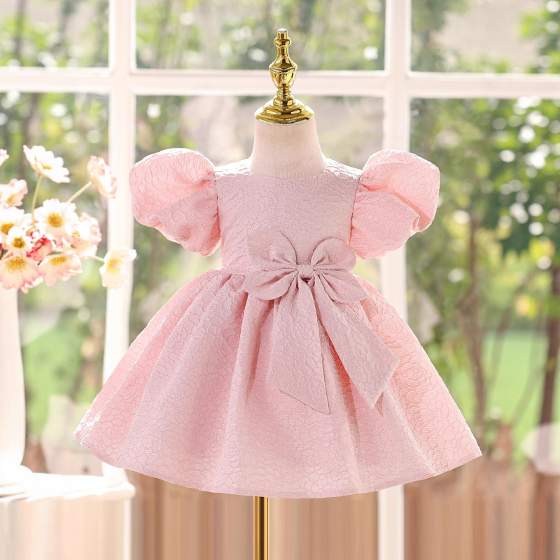 Vaikų suknelė, princesės stiliaus, pūkėta, amžiaus grupė 3–8 m., pagrindinis audinys 100% poliesteris, pamušalas medvilnė, prekės kodas YT01