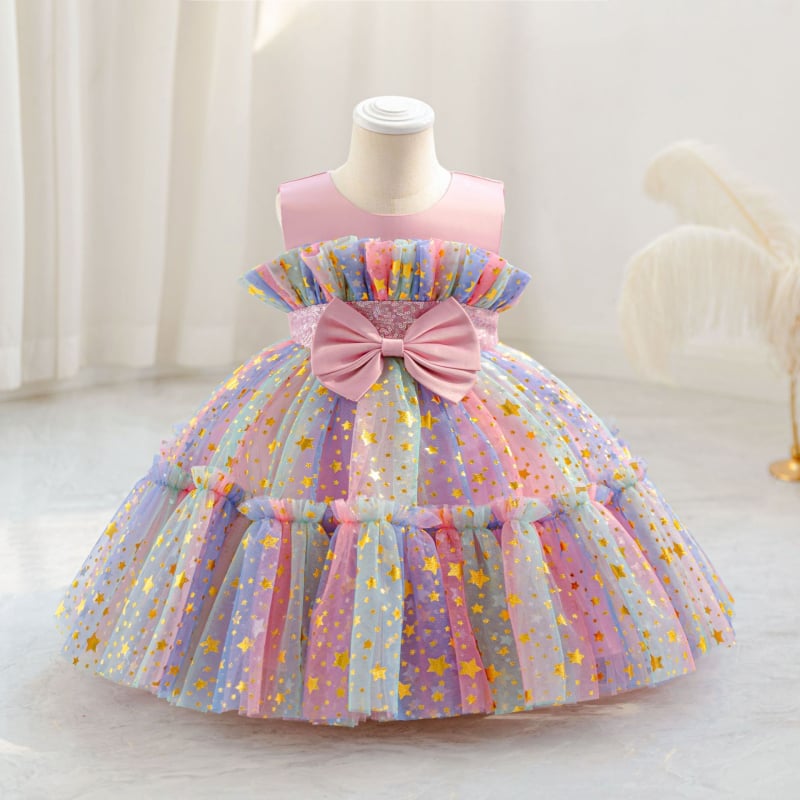 Vaikiška suknelė be rankovių iš tinklelio su žvaigždžių gradientu ir drugelių akcentais, princesės stilius; 65% poliesterio, 35% medvilnės padas; 1–3 metų; rudens 2025.