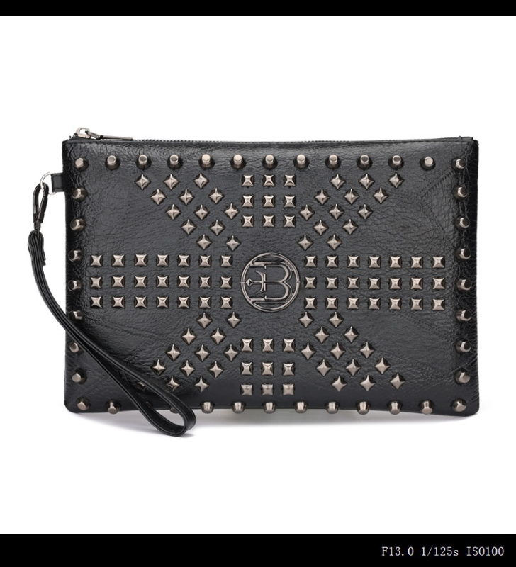 Vyrų clutch krepšys su kniedėmis, vienos spalvos, poliesterio pamušalas, 2025 m. vasaros leidimas, verslo kelionėms