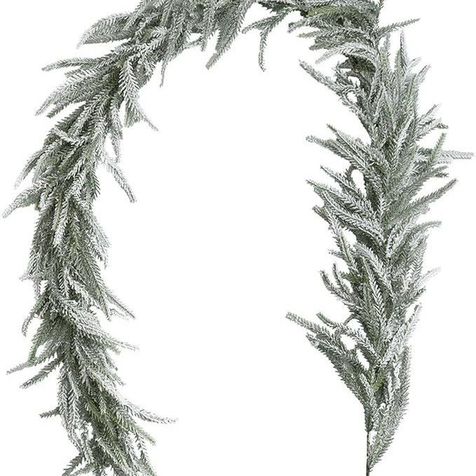 Rotango Kalėdinė sieninė dekoracija su dirbtiniais PE lapais, vidaus naudojimui (Prekės ženklas: Thousand Flowers; Medžiaga: minkštas PVC; Gamyba: įpurškimo formavimas; Įvairovė: pušies šakelės)