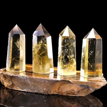 Citrīna kristāla kolonna – sešstūraina prizma, kartona iepakojums, mūsdienīgs minimālisma stils