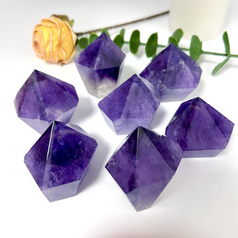 Ametista kristāla obelisks, pulēta sešstūrainā kolonna, mūsdienīgs minimālisma stils, zīmols Duo Fu Duo