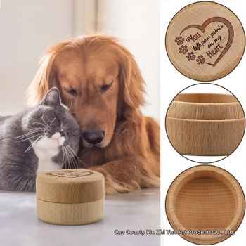 Naminių gyvūnų pagerbimo urna iš medžio — apvali medinė dėžutė su dangteliu, etniniu stiliumi, pusiau rankų darbo ir pusiau mechaninė gamyba, logotipo spausdinimas galimas, skirta katėms ir šunims
