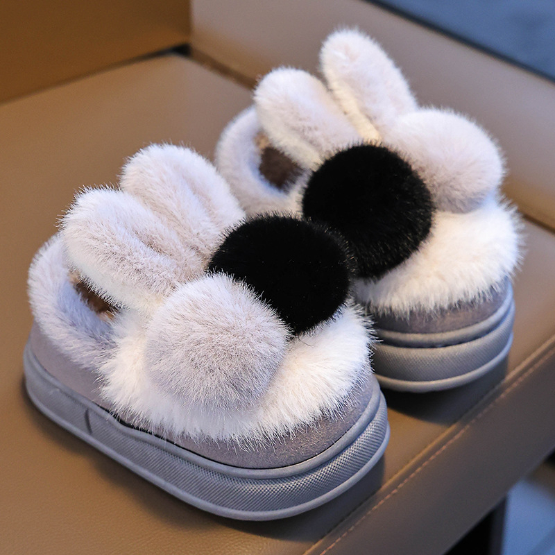 Vaikų medvilninės šlepetės su veliūro viršumi, animacinis motyvas, plastikinė padas, amžius 1–6 metai, rudens 2024 leidimas