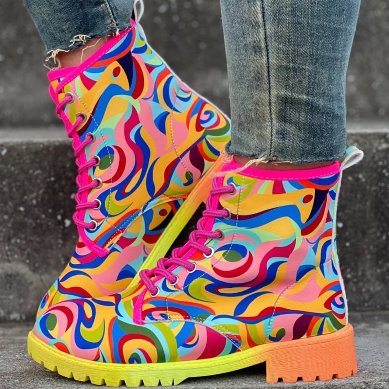 Női Martin csizmák graffiti mintával, fűzős, textil felsőrész