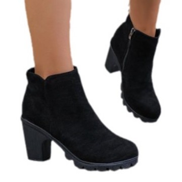 Cizme femei Martin cu toc înalt 6-8 cm, partea superioară din velur, fermoar lateral, vârf rotund, talpă din cauciuc