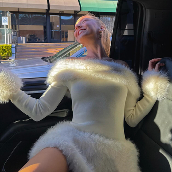 Rochie bodycon cu un singur umăr și guler din blană, țesătură tricotată, mâneci lungi, talie înaltă