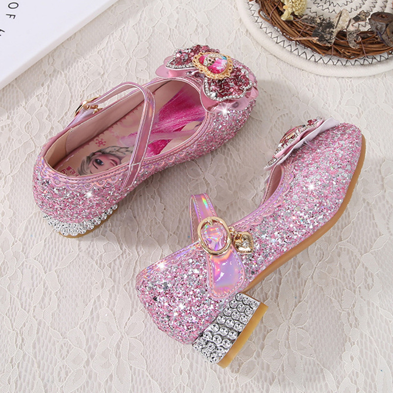 Gyerekeknek szóló hercegnő cipő Velcro-zárással, rajzfilmszerű mintával, felsőrész műbőr, talp marhaínból, csúszásmentes