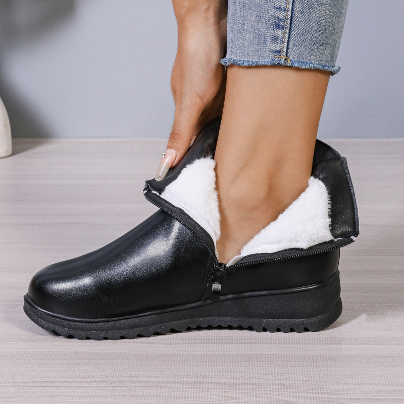 Női téli csizma, bélés fleece, oldalsó cipzár (közepes magasságú felső rész, gumí talp, kerek orr, klines sarok 3 cm)