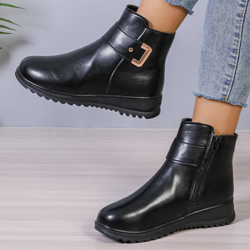 Női téli csizma, bélés fleece, oldalsó cipzár (közepes magasságú felső rész, gumí talp, kerek orr, klines sarok 3 cm)