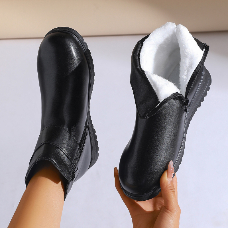Női téli csizma, bélés fleece, oldalsó cipzár (közepes magasságú felső rész, gumí talp, kerek orr, klines sarok 3 cm)