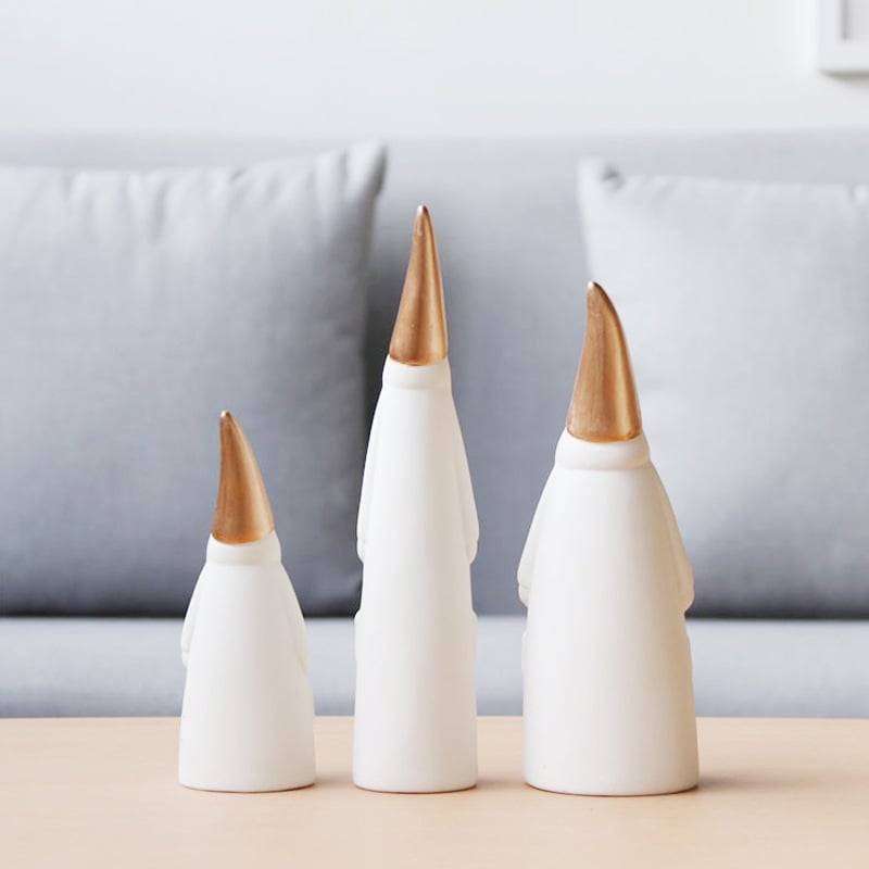 Porcelianė vaza su Kalėdų seneliu, šiaurės Europos Kalėdinis dekoras, šiuolaikinis minimalistinis stilius, prekės ženklas A search for ceramics