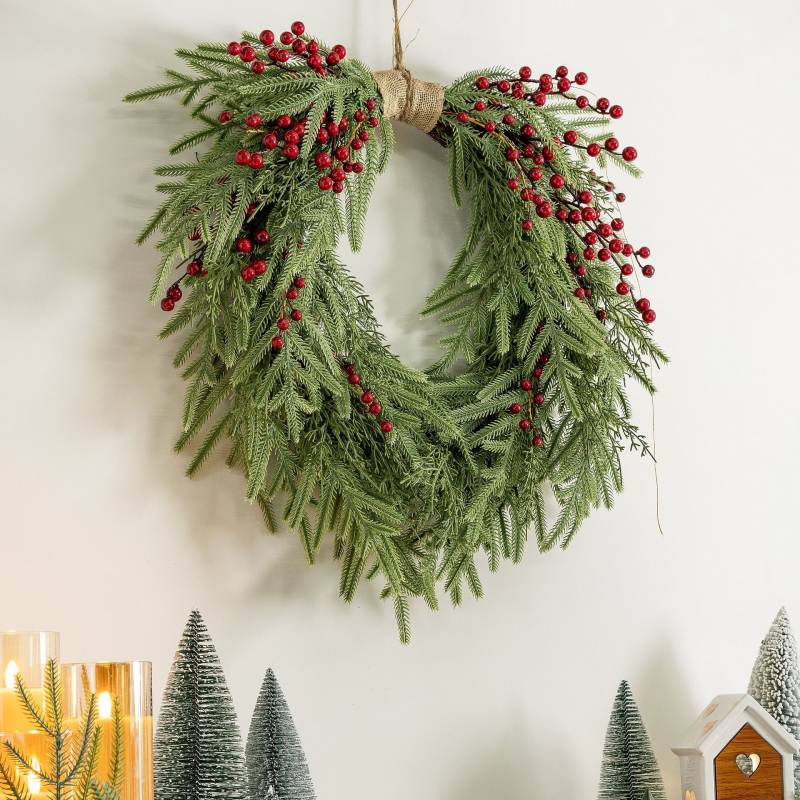 Dirbtinis Kalėdinis vainikas su pušies ir ciprų lapais bei raudonomis uogomis (plastikas; bohemiškas stilius; Kalėdos)