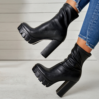 Keskeny szárú csizmák kerek orral, középmagas szár, vastag sarok (>8 cm), vízálló platform, PU bőr