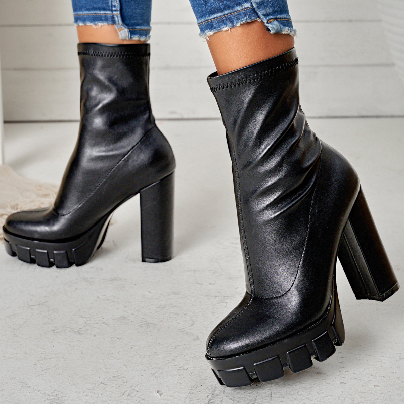 Keskeny szárú csizmák kerek orral, középmagas szár, vastag sarok (>8 cm), vízálló platform, PU bőr