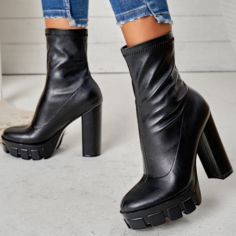 Keskeny szárú csizmák kerek orral, középmagas szár, vastag sarok (>8 cm), vízálló platform, PU bőr