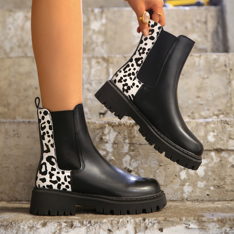 Leopárdmintás PU Martin csizmák, kerek orr, 3-5 cm vastag sarok, gumírozott talp, bokáig érő