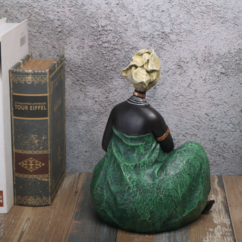 Etno stiliaus dažyta moters skulptūra iš sintetinės dervos, skirta įėjimo ir svetainės dekorui — dekoras TV spintai ir vyno spintai