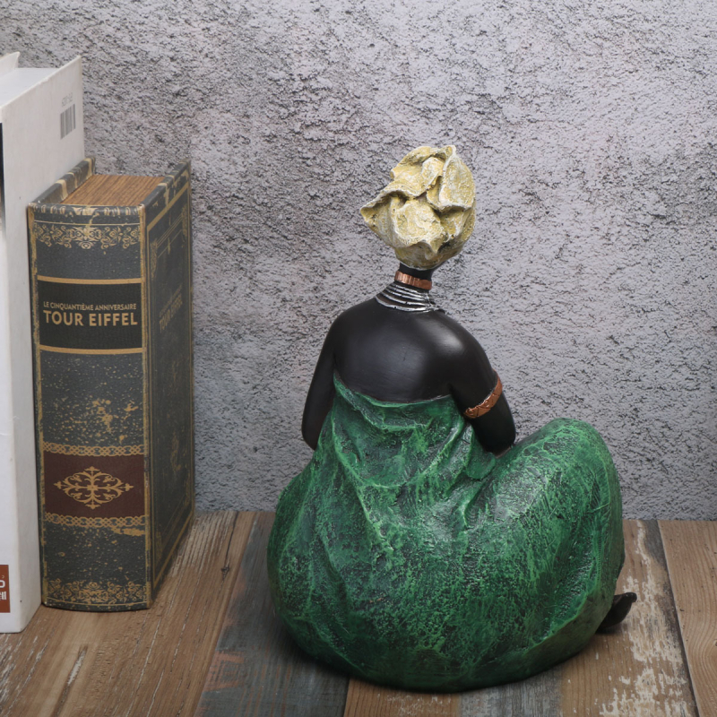 Etno stiliaus dažyta moters skulptūra iš sintetinės dervos, skirta įėjimo ir svetainės dekorui — dekoras TV spintai ir vyno spintai