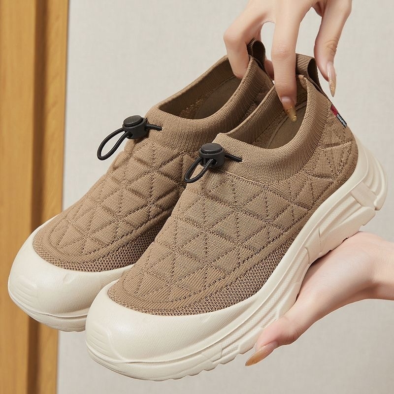 Női mindennapi cipő textil felsőrésszel, légáteresztő, kerek orr, alacsony sarka 1–3 cm, PU talp, belső textil