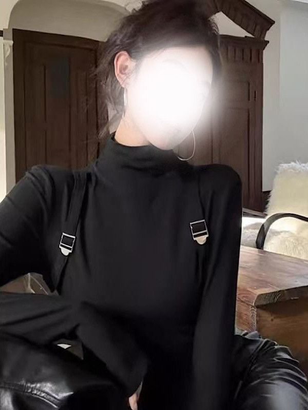Majica s trakama, visoki ovratnik, dugi rukavi, slim fit, poliester 70–80%