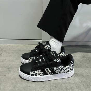 Moteriški sportbačiai su leopardiniu raštu, satin viršus, žemas profilis, raišteliai, kasdieniai bateliai su guma padu