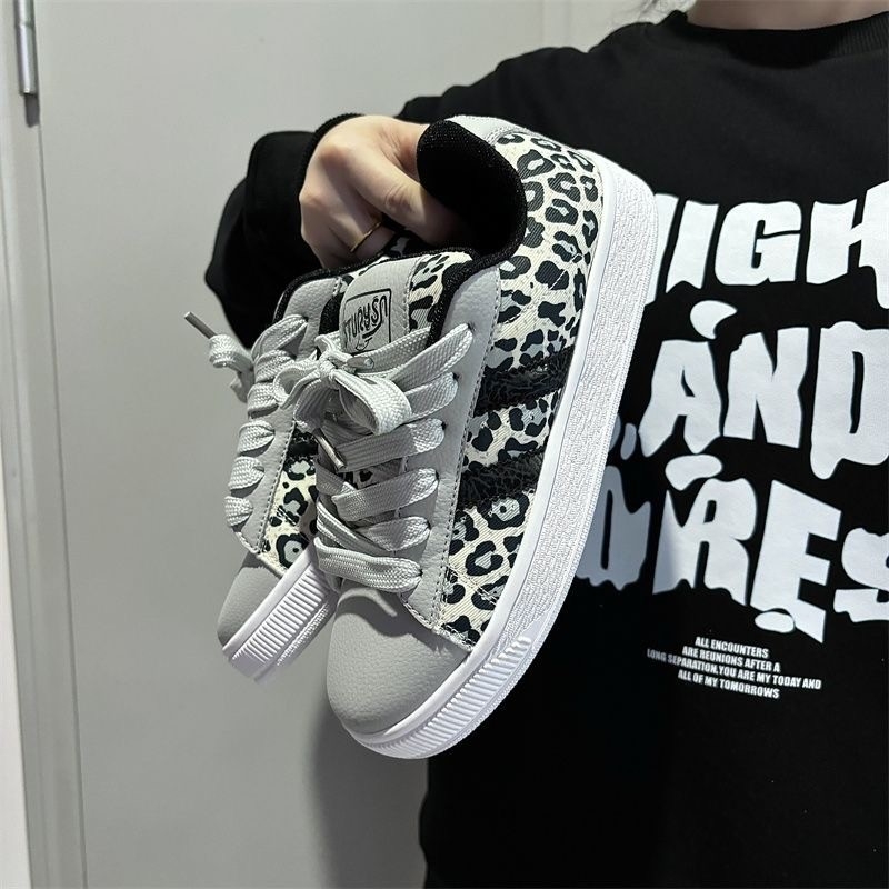 Moteriški sportbačiai su leopardiniu raštu, satin viršus, žemas profilis, raišteliai, kasdieniai bateliai su guma padu