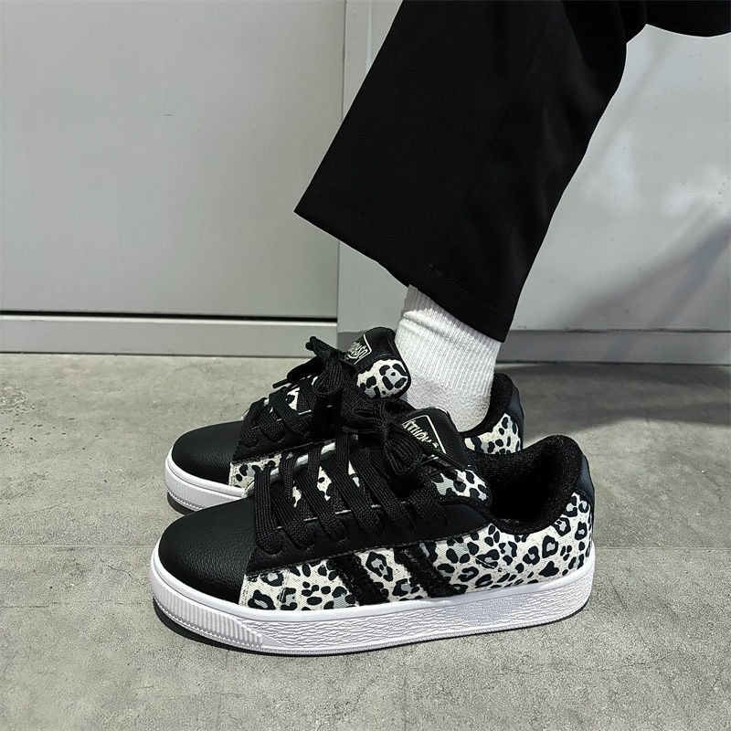 Moteriški sportbačiai su leopardiniu raštu, satin viršus, žemas profilis, raišteliai, kasdieniai bateliai su guma padu