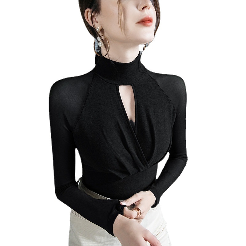 Pikad käedega T-särk, kits lõige, väike kõrge krae, õmblusmotiiv, pikkus 50–65 cm