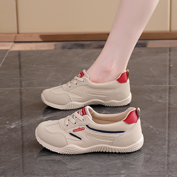 Moteriški kasdieniai sportbačiai su dirbtine PU viršutine, plastiko padas, žemas kulkšnies iškirpimas, raišteliai, apvalus pirštas, PU vidpadis