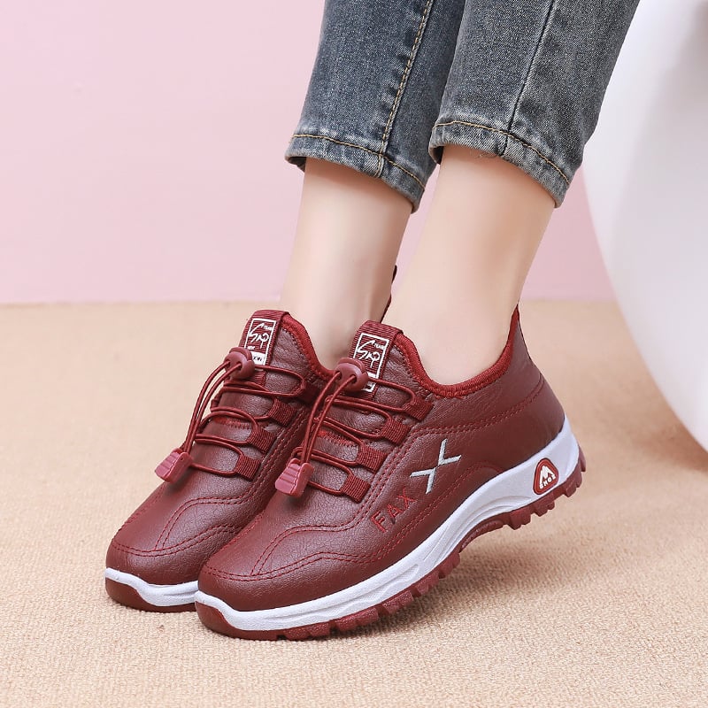 Női téli vízálló cipő PU felsőrésszel, belső szőrme béléssel, alacsony boka, slip-on