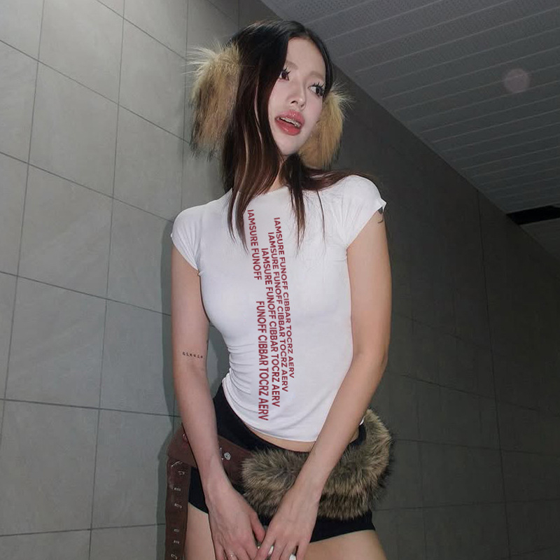 Tricou ZSIIBO din poliester cu imprimeu litere engleze, mânecă scurtă, guler rotund; stil casual, conținut principal 30–50%, vara 2025, relax japonezo-coreean