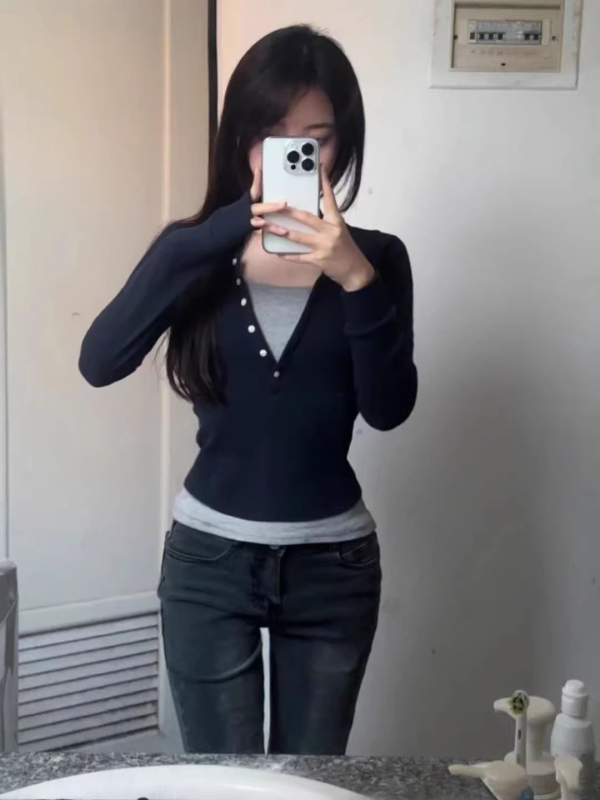 Tricou cu mâneci lungi,/decolteu în V — material rayon, set fals de două piese, croială slim, cusături cu potrivire de modele