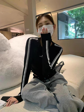 Tricou din poliester, stil coreean, cu mâneci lungi, guler rotund, imprimare cu text