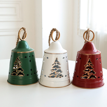 Ziemassvētku zvaniņš no dzelzs mākslas — pakarināms rotājums eglītei; Zīmols Golden Ant; Preces kods APLD15; Dāvanu veids: Ziemassvētku zvaniņš; Materiāls: Dzelzs māksla